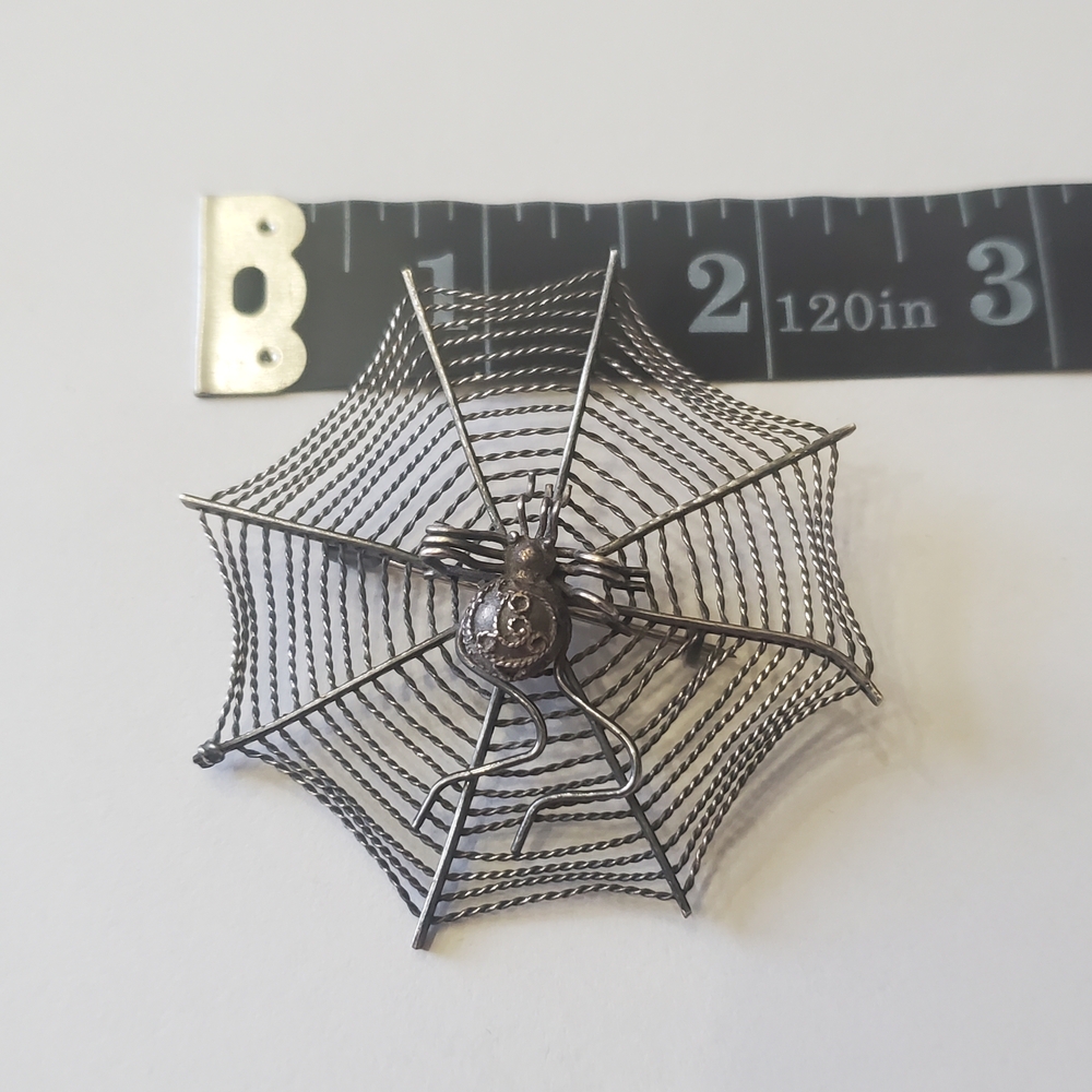 Vintage Metropolitan Museum Of Art (MMA) Sterling Silver Spider Web Brooch - Picture 7 of 8